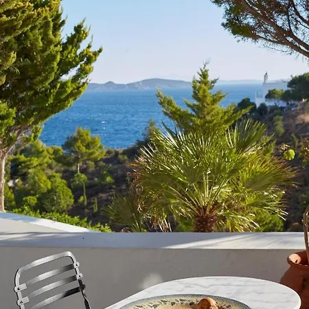 9 Muses Exclusive 3* Grikos Bay (Patmos)